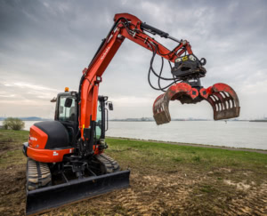 Bagger mit Greifzange